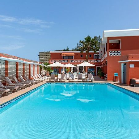 Hotel La Madrague Дакар Экстерьер фото