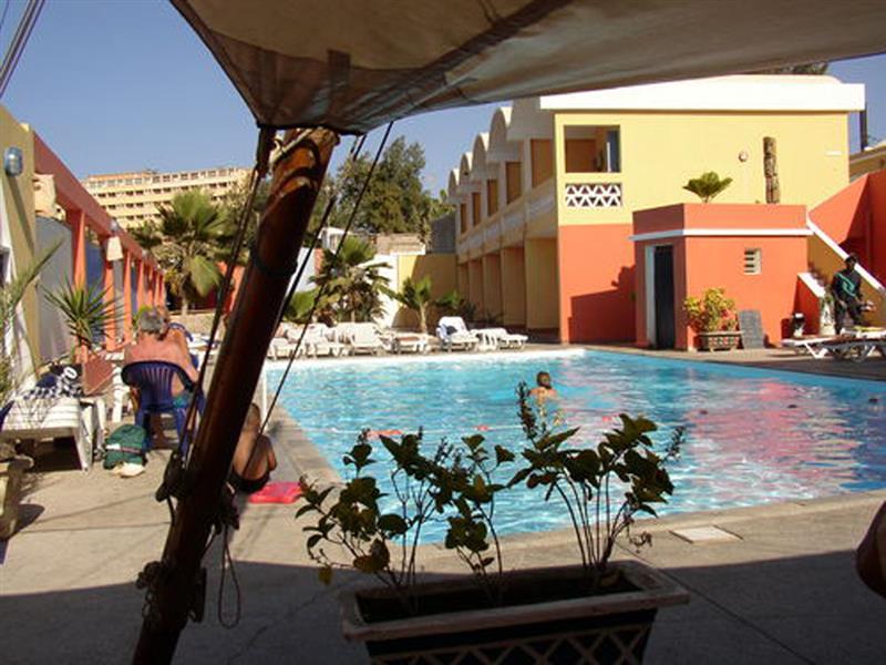 Hotel La Madrague Дакар Экстерьер фото